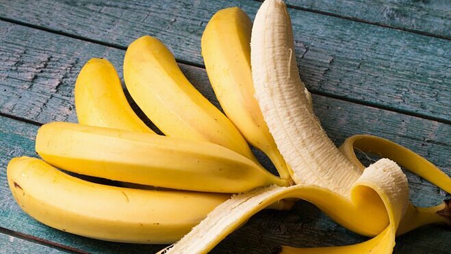 What time of day should you eat bananas for the best health?